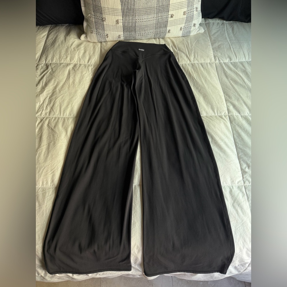 ONER ACTIVE Soft Motion Black Straight Leg Pants- XS reg length - Picture 2 of 5